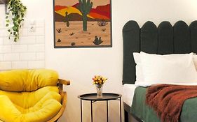 The Big Three Apartment In Avlabari